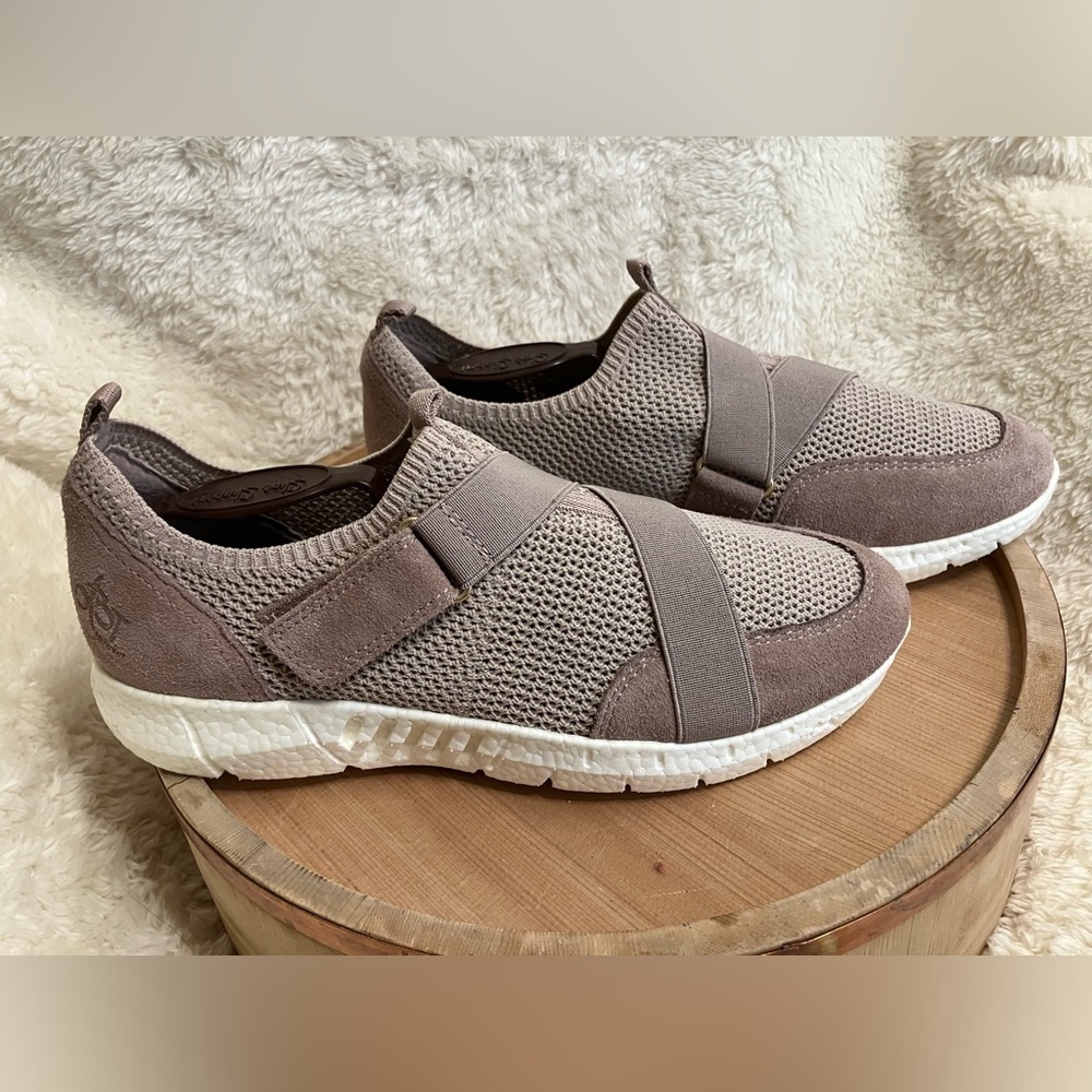 OTBT Womens Vicky Taupe Leather Suede Lifestyle Slip-On Sneakers Shoes Size 9M - Picture 3 of 9